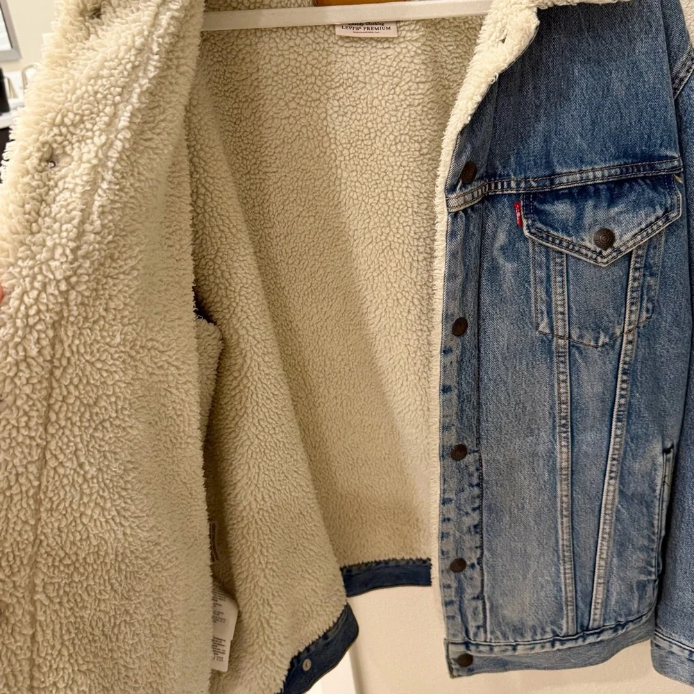 Levi's Type III Blue Denim Sherpa Trucker Jacket - Picture 8 of 8